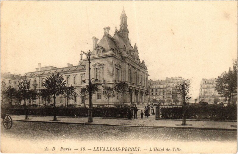 Carte postale ancienne Levallois Perret Hotel de Ville à Levallois-Perret