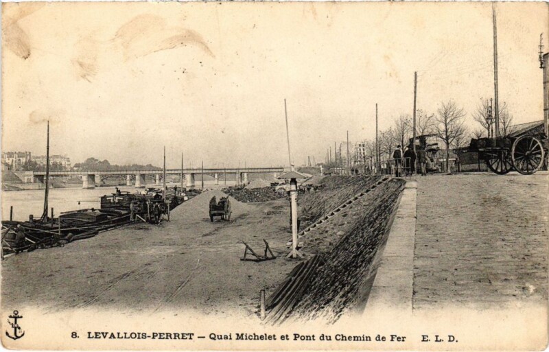 Carte postale ancienne Levallois Perret Quai Michelet et Pont du Chemin de Fer à Levallois-Perret