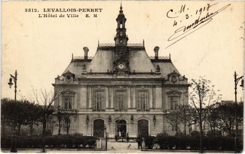 Carte postale ancienne Levallois Perret Hotel de Ville à Levallois-Perret