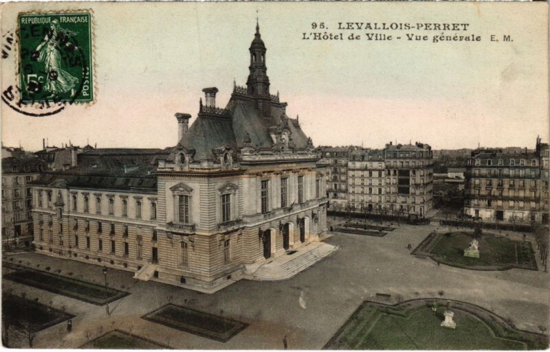 Carte postale ancienne Levallois Perret Hotel de Ville vue generale à Levallois-Perret