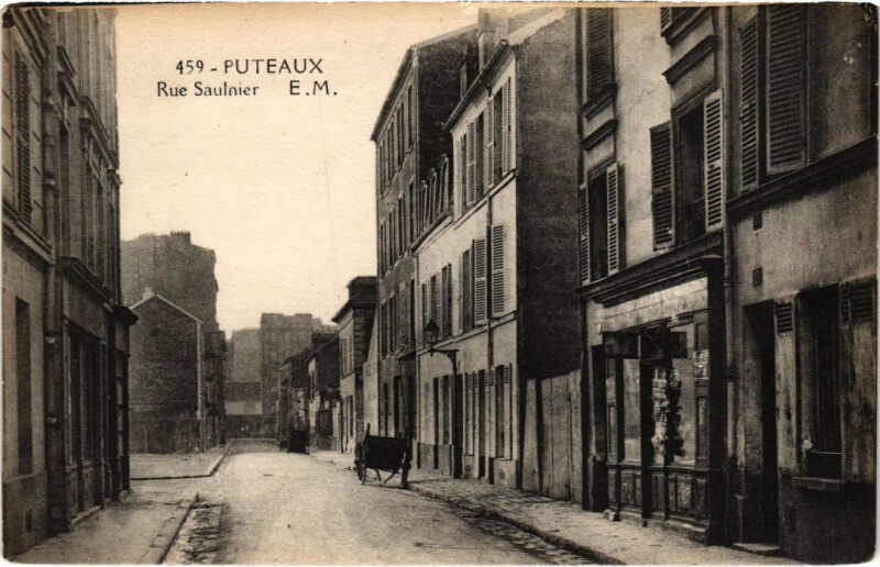Carte postale ancienne Puteaux Rue Saulnier à Puteaux