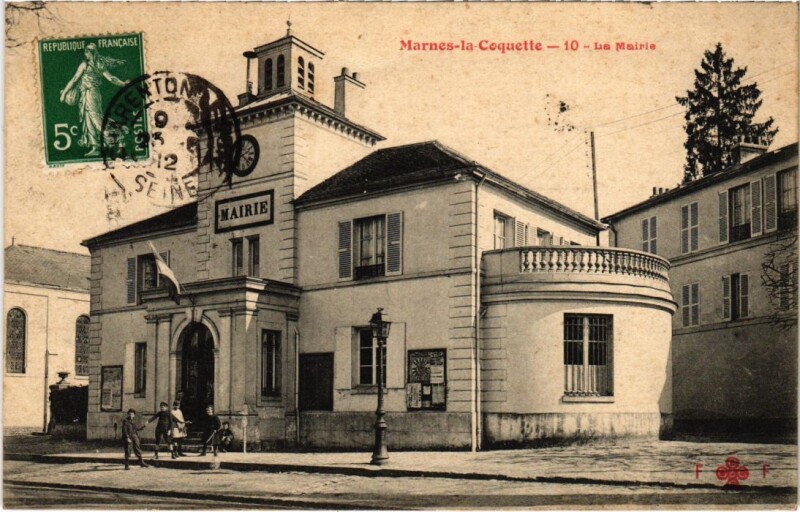 Carte postale ancienne Marnes la Coquette La Mairie à Marnes-la-Coquette