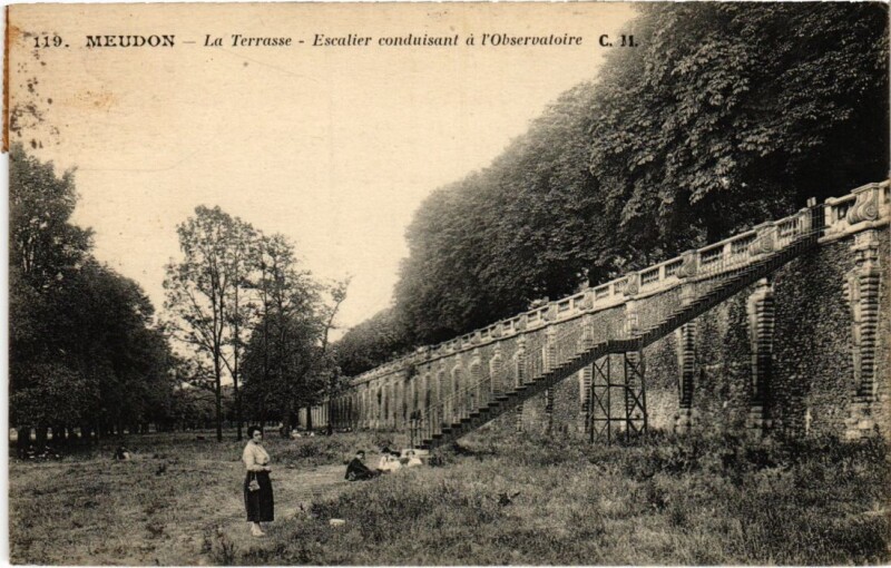 Carte postale ancienne Meudon La Terrasse Escalier l'Observatoire à Meudon