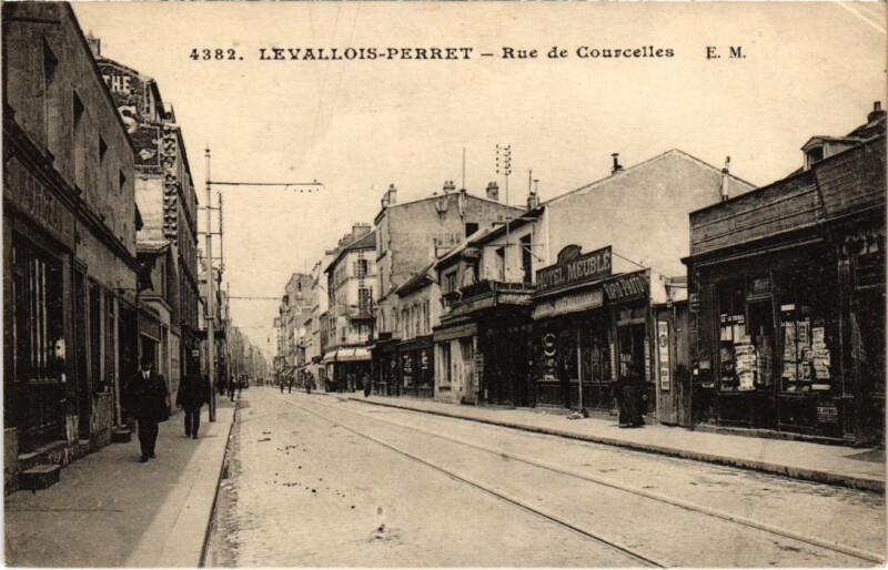 Carte postale ancienne Levallois Perret Rue de Courcelles à Levallois-Perret