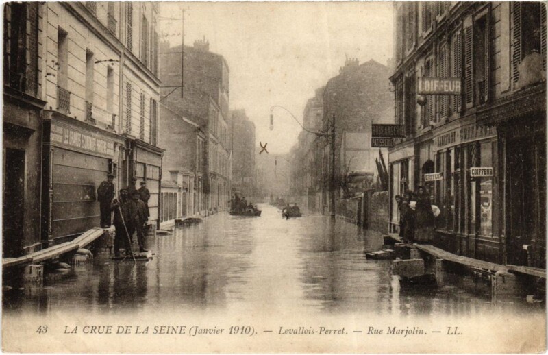 Carte postale ancienne Levallois Perret Rue Marjolin à Levallois-Perret