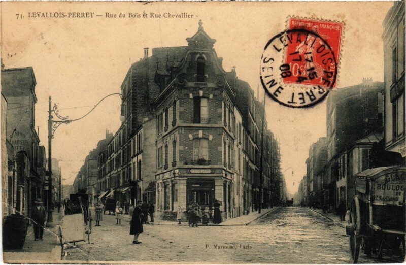 Carte postale ancienne Levallois Perret Rue du Bois et Rue Chevallier à Levallois-Perret
