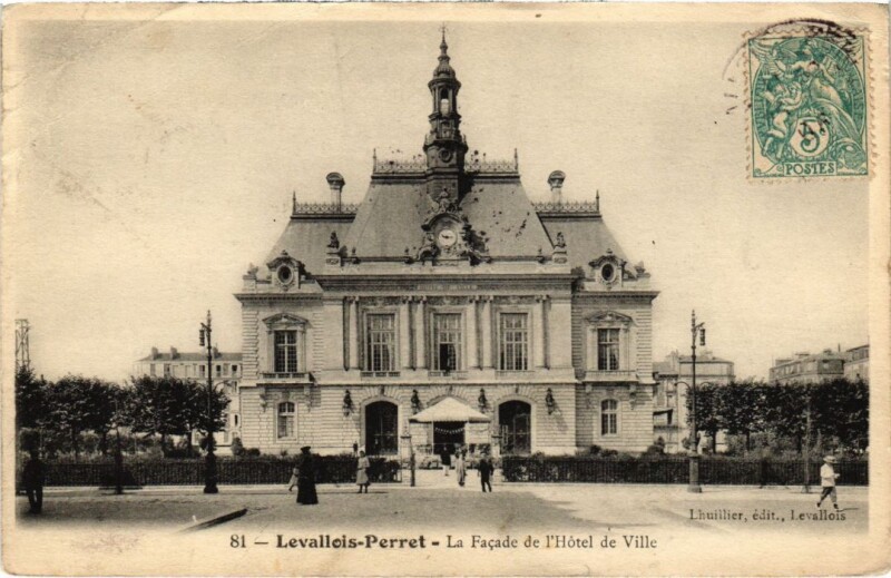 Carte postale ancienne Levallois Perret Hotel de Ville à Levallois-Perret