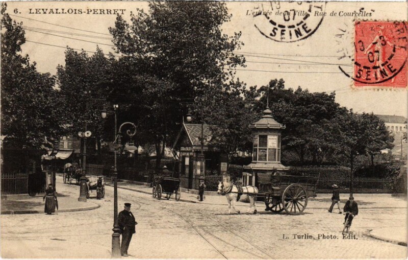 Carte postale ancienne Levallois Perret Entree de la Ville Rue Courcelles à Levallois-Perret