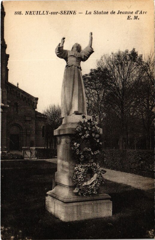 Carte postale ancienne Neuilly Statue de Jeanne d'Arc