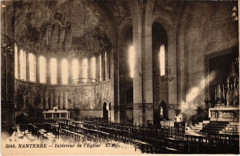 Carte postale ancienne Nanterre Interieur de l'Eglise à Nanterre