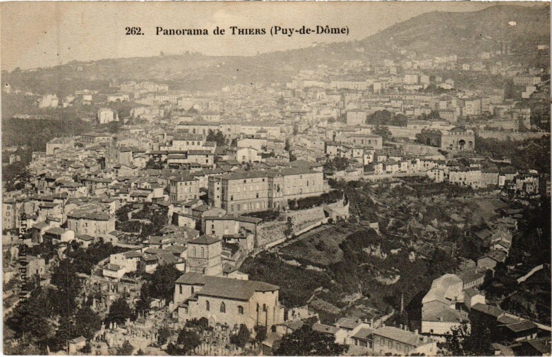 Carte postale ancienne Thiers Panorama à Thiers