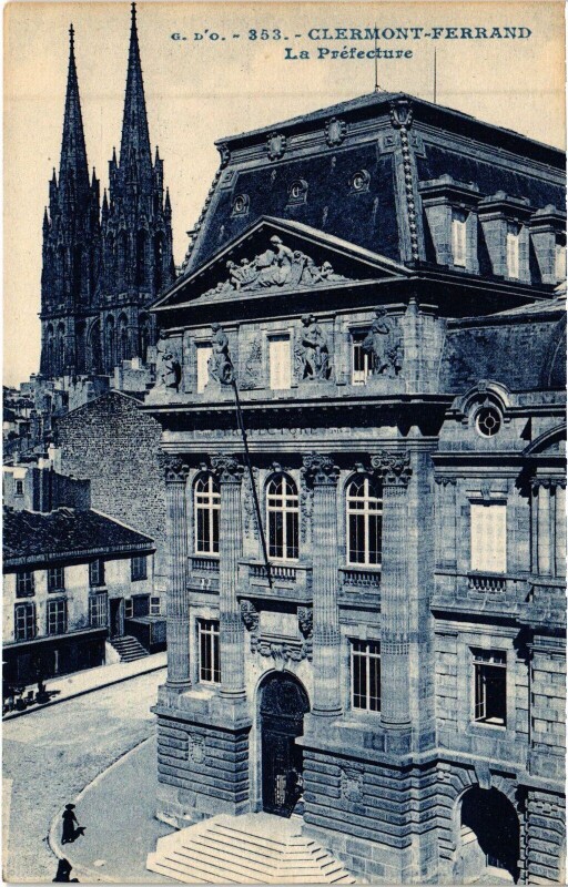 Carte postale ancienne Clermont-Ferrand La Prefecture à Clermont-Ferrand