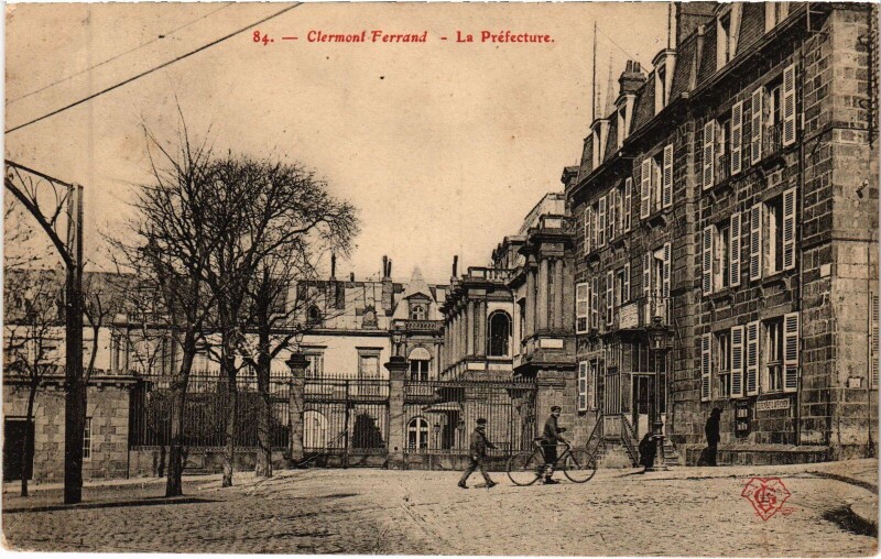 Carte postale ancienne Clermont-Ferrand La Prefecture à Clermont-Ferrand