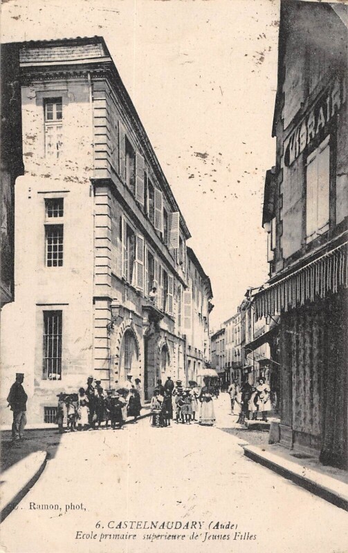 Carte postale ancienne Castelnaudary Ecole Primaire Superieure De Jeunes Filles à Castelnaudary
