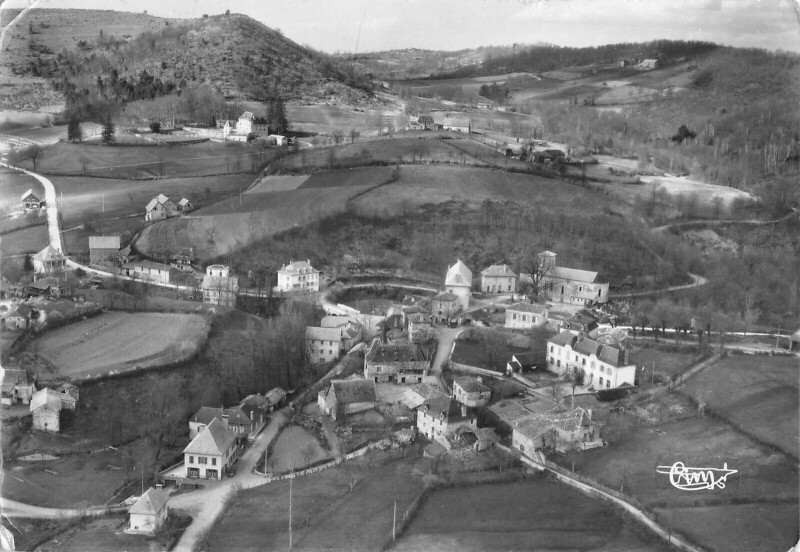 Carte postale ancienne Terrou Vue Generale Aerienne à Terrou