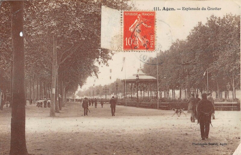 Carte postale ancienne Agen Esplanade Du Gravier