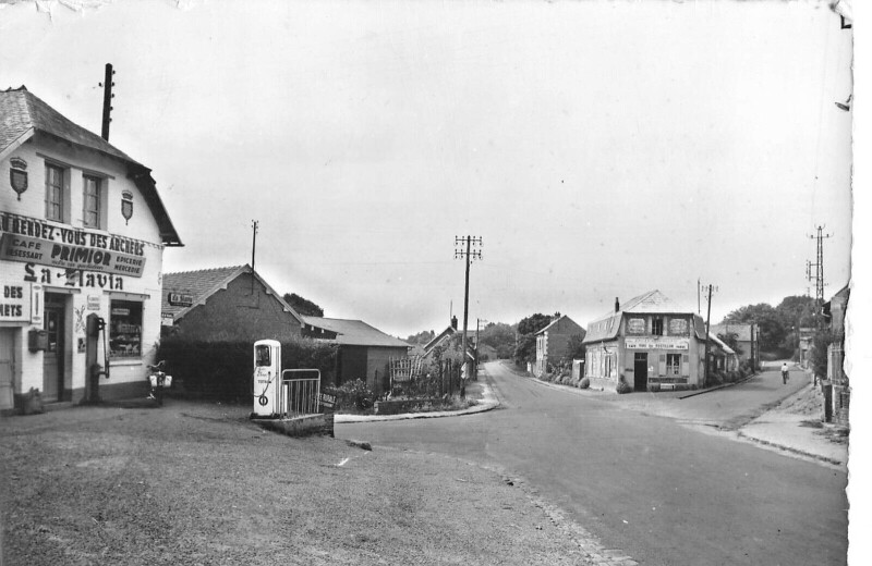 Carte postale ancienne Larbroye Entree Du Pays à Larbroye