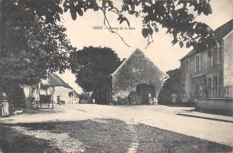 Carte postale ancienne Cours Route De La Gare