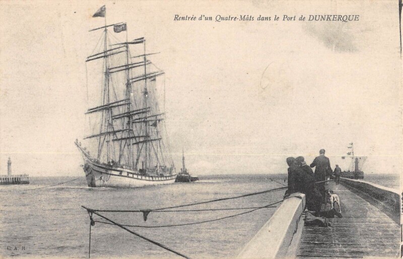 Carte postale ancienne Dunkerque Rentree D'Un 4 Mats Dans Le Port De Dunkerque à Dunkerque