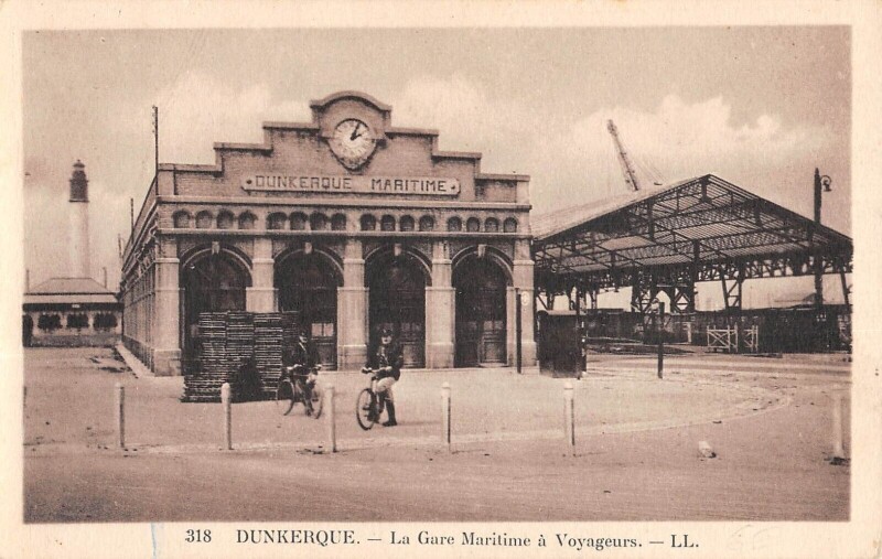 Carte postale ancienne Dunkerque La Gare Maritime A Voyageurs à Dunkerque