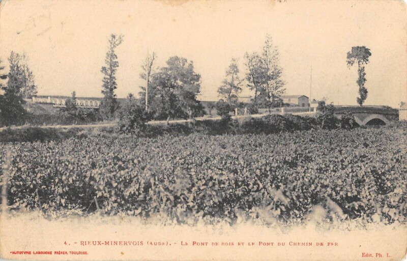 Carte postale ancienne Rieux Minervois Le Pont De Bois Et Pont Du Chemin De Fer à Rieux-Minervois
