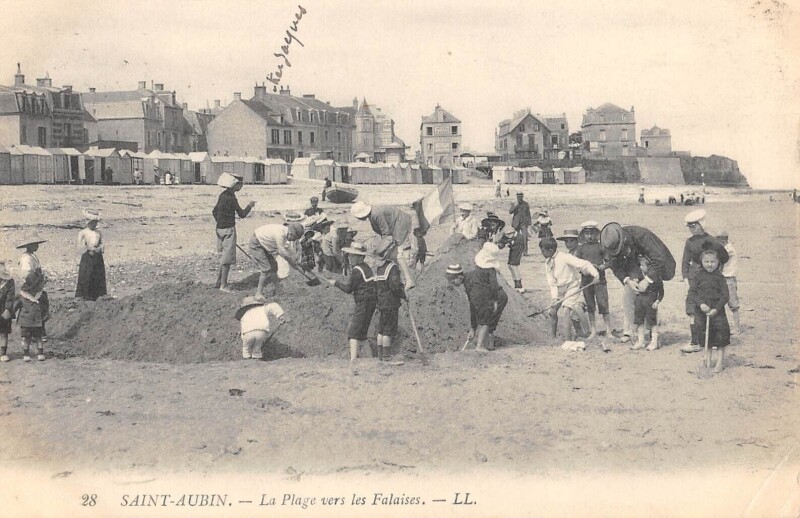 Carte postale ancienne Saint Aubin La Plage Vers Les Falaises à Falaise