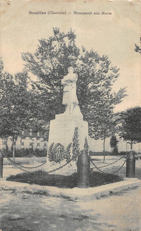 Carte postale ancienne Rouillac Monument Aux Morts à Rouillac