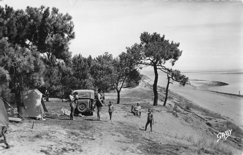 Carte postale ancienne Ile De Re Bois De Trousse Chemise