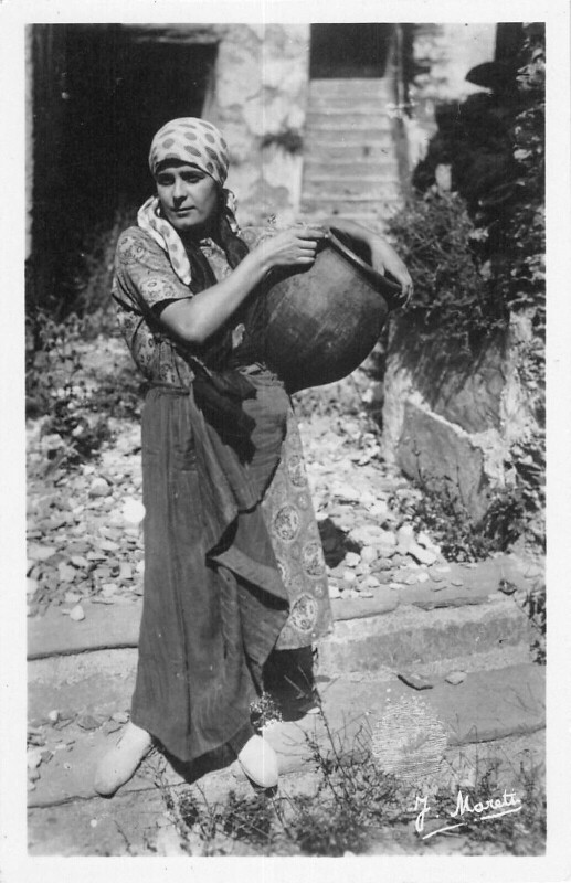 Carte postale ancienne 20 Jeune Fille Corse