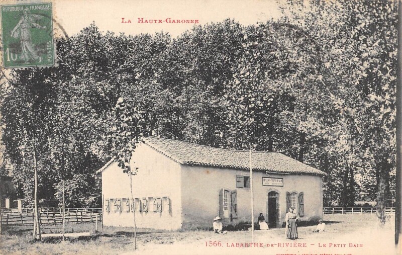Carte postale ancienne Labarthe De Riviere Le Petit Bain