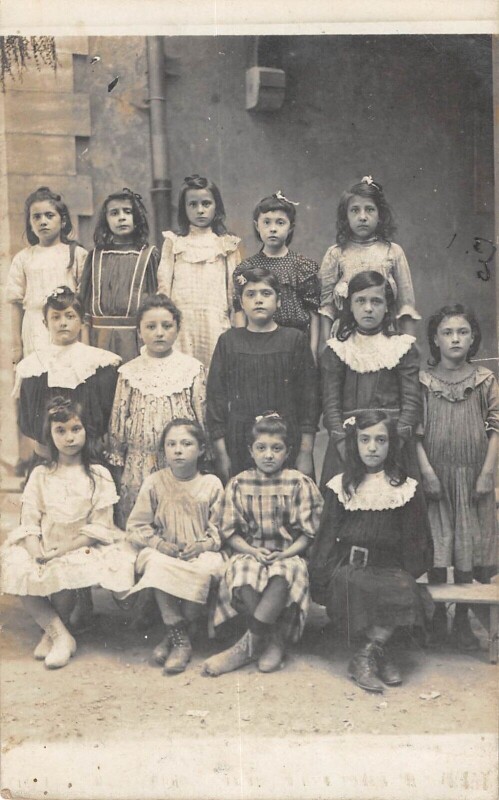 Carte postale ancienne Certainement Beziers Carte Photo Interieur Ecole Eleves (tampon béziers à Béziers