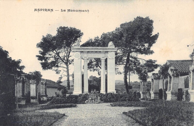 Carte postale ancienne Aspiran Le Monument à Aspiran