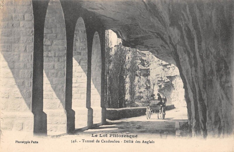 Carte postale ancienne Tunnel De Candoulou Defile Des Anglais