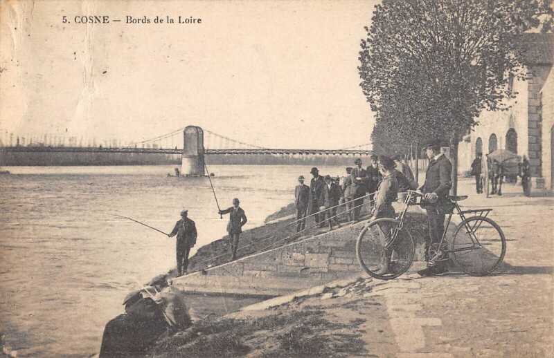 Carte postale ancienne Cosne Bords De La Loire
