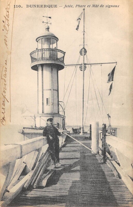 Carte postale ancienne Dunkerque Jetee Phare Et Mat De Signaux à Dunkerque