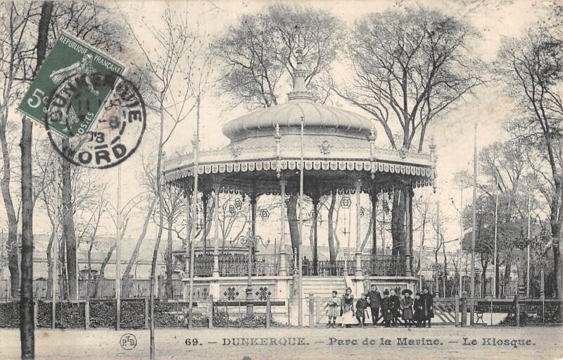 Carte postale ancienne Dunkerque Parc De La Marine Le Kiosque à Dunkerque