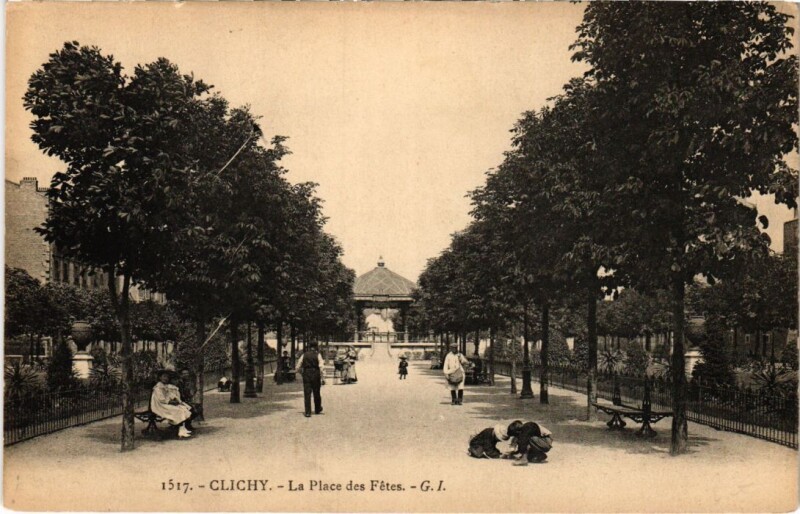 Carte postale ancienne La Place des Fêtes à Clichy