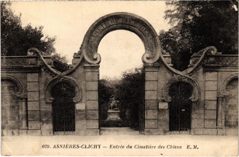 Carte postale ancienne Asnieres Cimetiere des Chiens entree