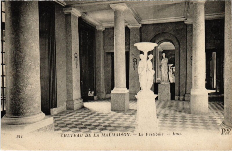 Carte postale ancienne Chateau de la Malmaison Le Vestibule