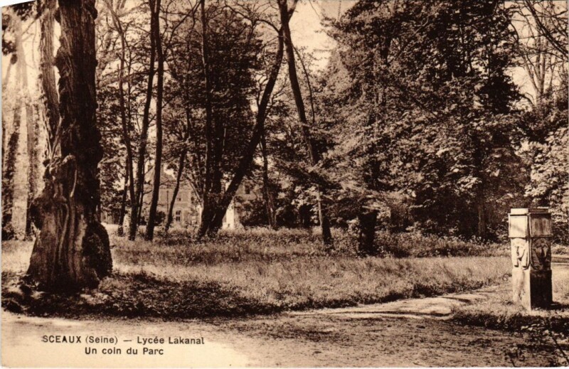 Carte postale ancienne Sceaux Lycee Lakanal Un coin du Parc à Sceaux
