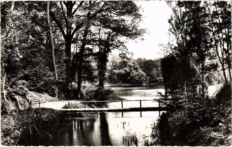 Carte postale ancienne Vaucresson Etang Saint-Cucufa à Vaucresson