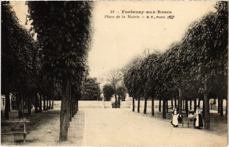 Carte postale ancienne Fontenay aux Roses Place de la Mairie à Fontenay-aux-Roses