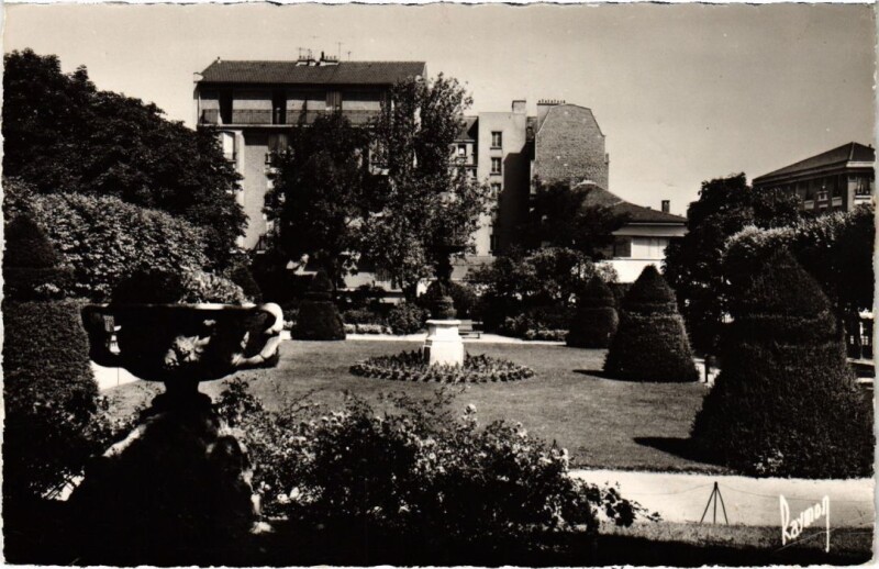 Carte postale ancienne Colombes Square de la Reine Henriette à Colombes