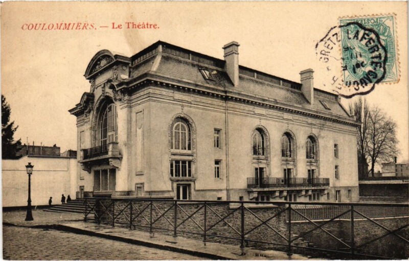 Carte postale ancienne Coulommiers Le Theatre France à Coulommiers