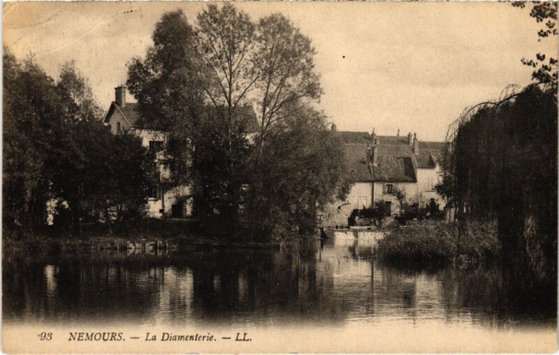 Carte postale ancienne Nemours La Diamenterie France à Nemours