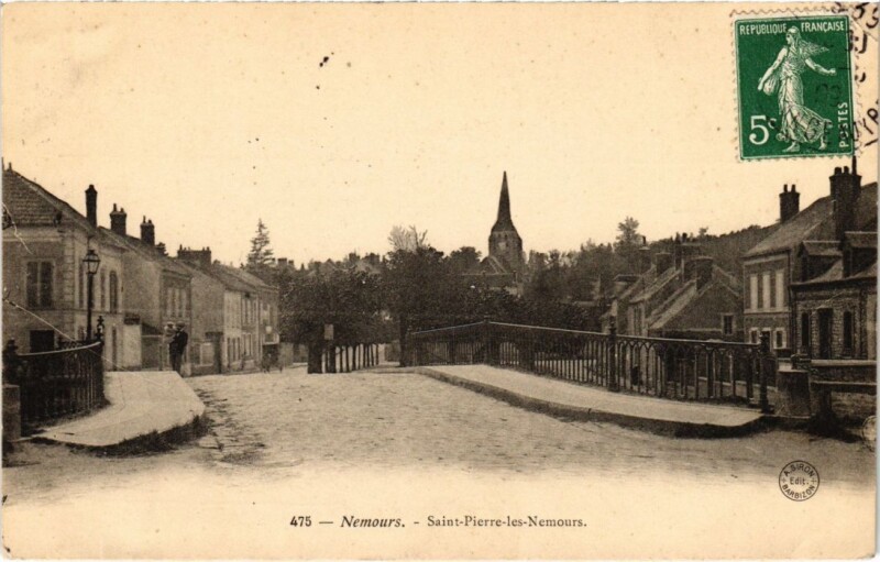 Carte postale ancienne Nemours St.Pierre les Nemours France à Nemours