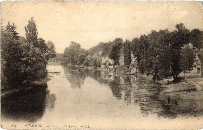 Carte postale ancienne Nemours Vue sur le Loing France à Nemours