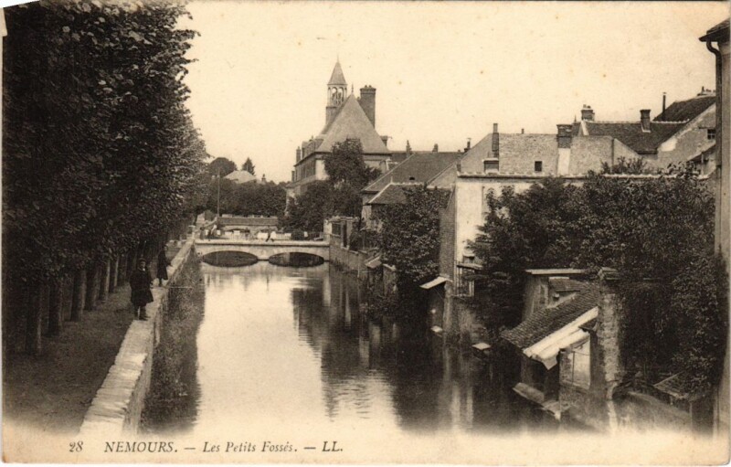 Carte postale ancienne Nemours Les Petits Fosses France à Nemours