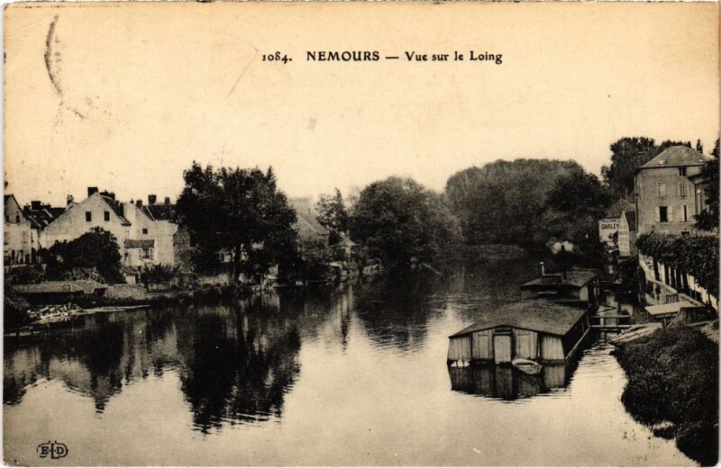Carte postale ancienne Nemours Vue sur le Loing France à Nemours