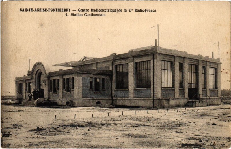 Carte postale ancienne Seine-Port Centre Redioelectrique de la Radio France France à Seine-Port